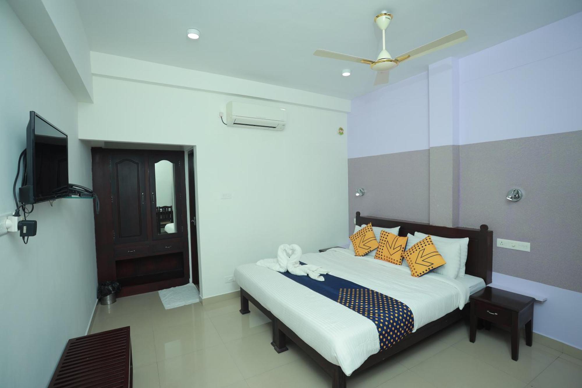 Shanthi Residency Pathanāmthitta Zewnętrze zdjęcie