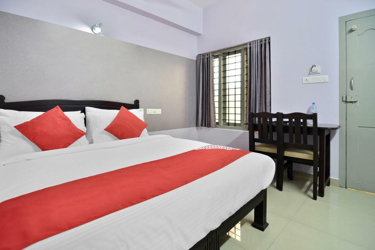 Shanthi Residency Pathanāmthitta Zewnętrze zdjęcie